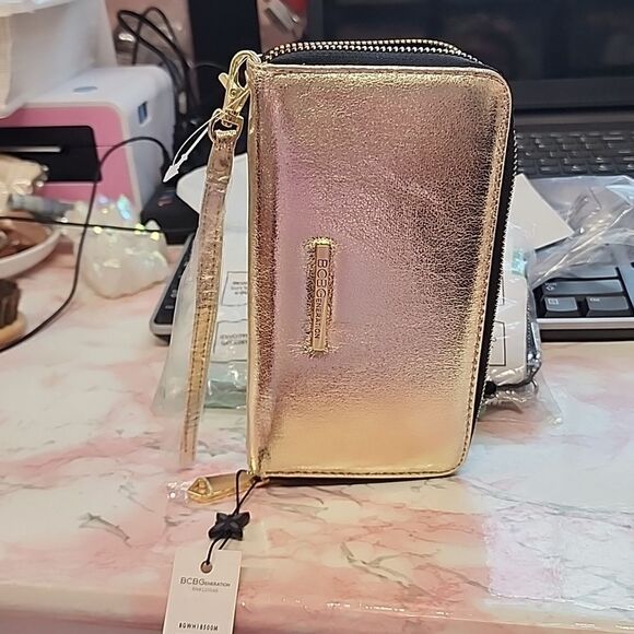 BCBG Generation ALLISON WALLET / Wristlet Gold NWT - Picture 7 of 9